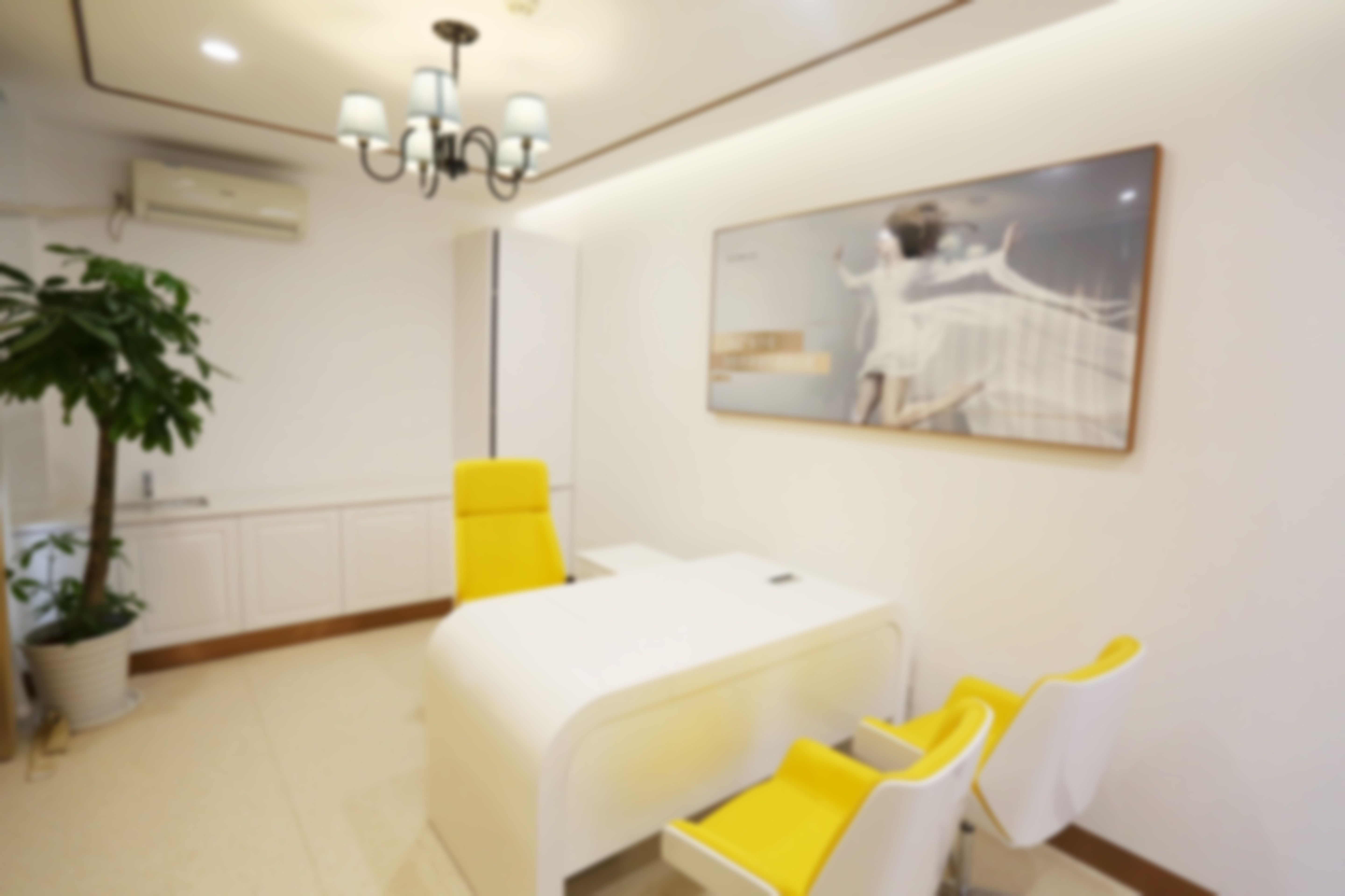 上海市路秦龙收费价格表揭秘：与其他医生对比优势