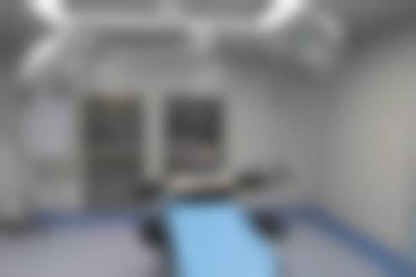 胸部整形医生：黄广香